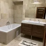 בית הארחה Centrum Vendeghaz מישקולץ