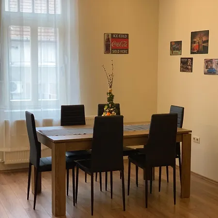 בית הארחה Centrum Vendeghaz *